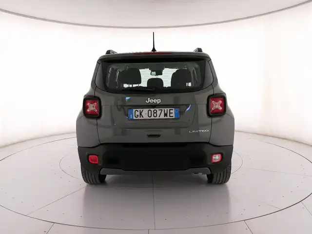 Jeep Renegade view 4