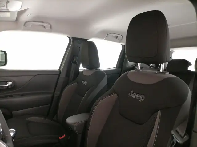 Jeep Renegade view 12
