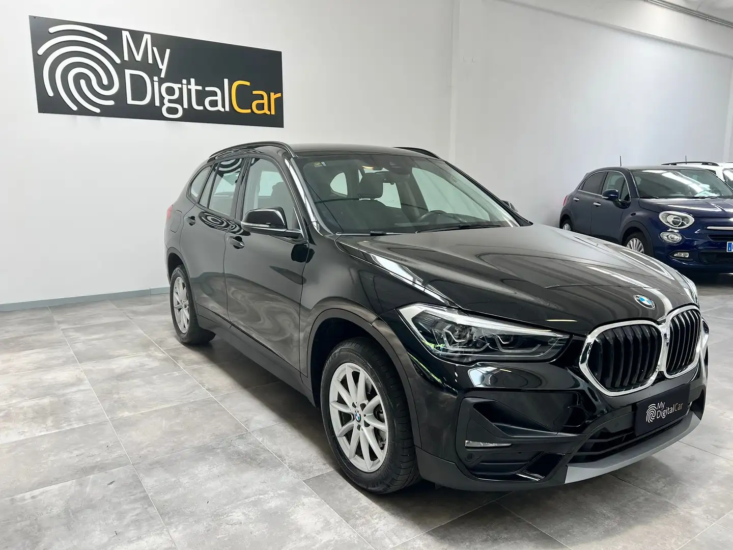 BMW X1 X1 sdrive18d Business Advantage auto Black - 1