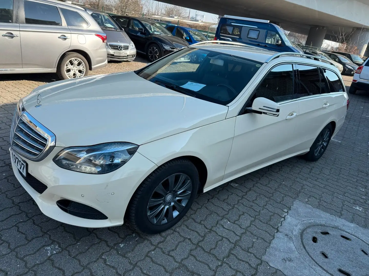 Mercedes-Benz E 200 E200 Edition E BlueTec/7G-TR/Navi/LED/ gepflegt Beige - 1