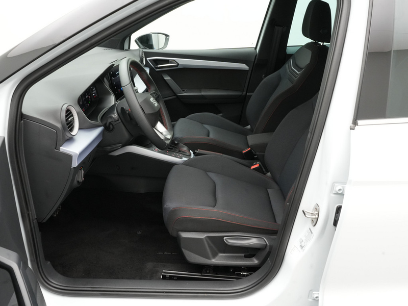 SEAT Arona FR DSG PDC VIRT CARPLAY ACC NAVI LED SHZ — photo 12