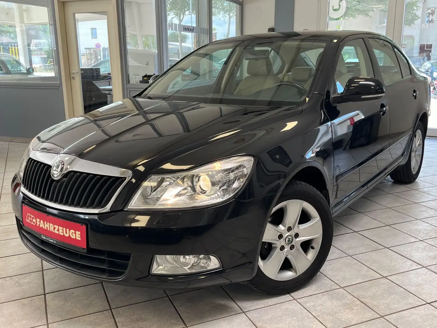 Skoda Octavia Lim. Elegance / 2.Hand / HU & Insp. NEU Schwarz - 1