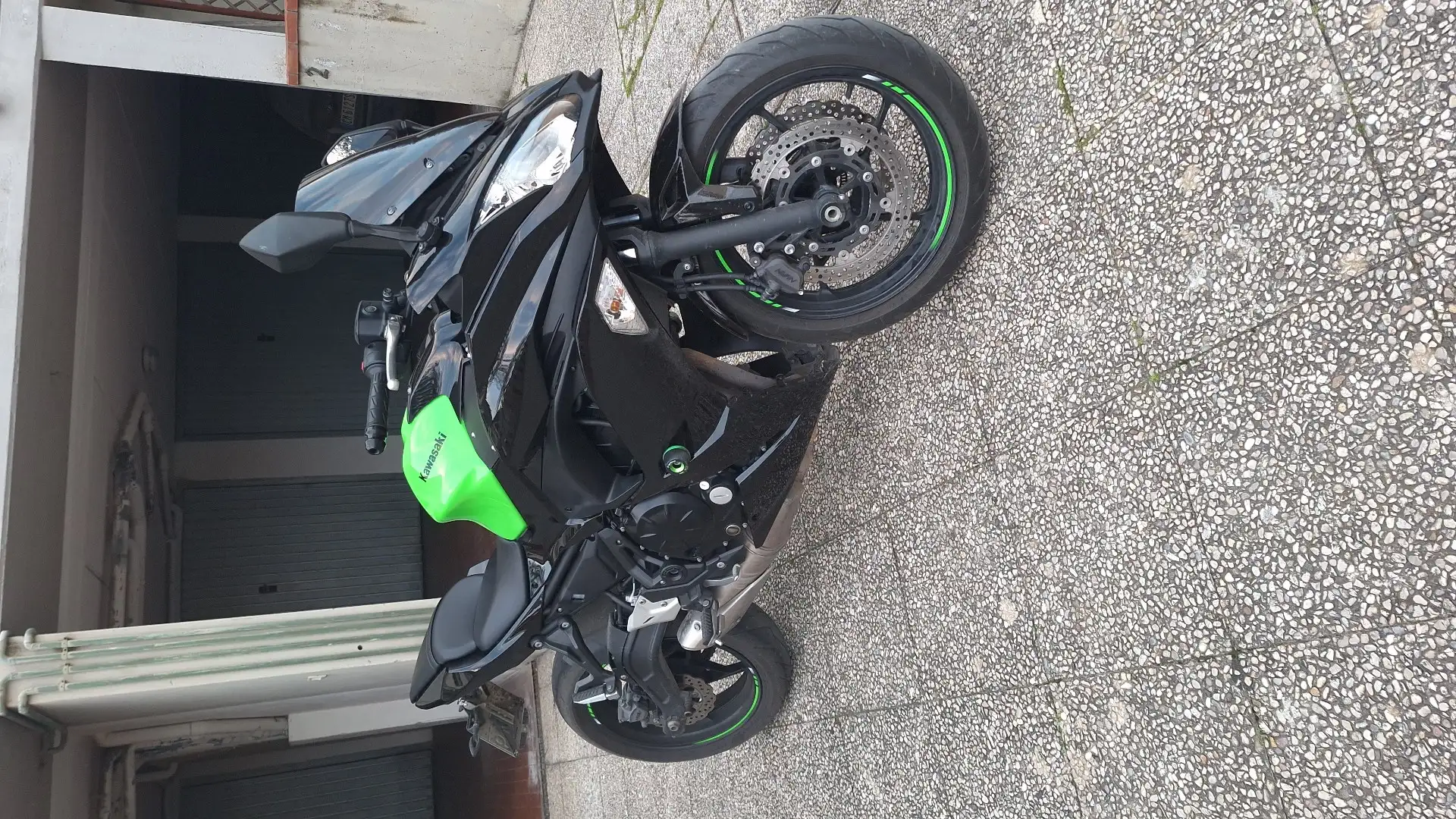 Kawasaki Ninja 650 Negro - 1