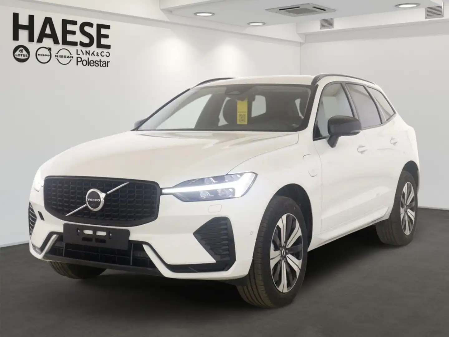 Volvo XC60 T6 Plus Dark Recharge Plug-In Hybrid AWD EU6e Voll Weiß - 1