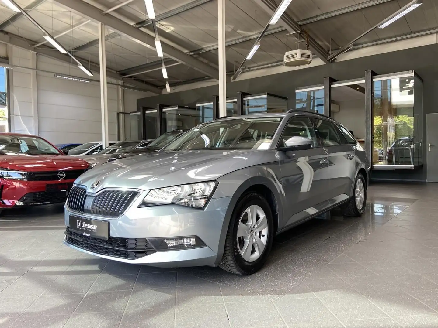 Skoda Superb Combi 1.5 TSI ACT Active Navi Temp AHK Grau - 1