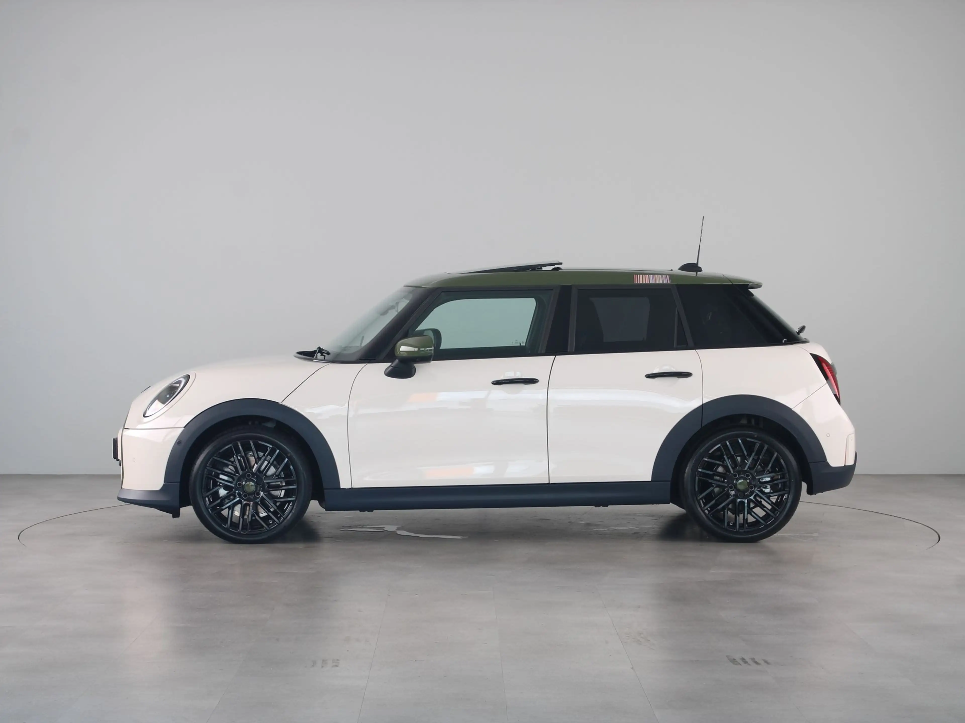 MINI Cooper C 5-deurs Paul Smith Edition Pakket L — photo 8