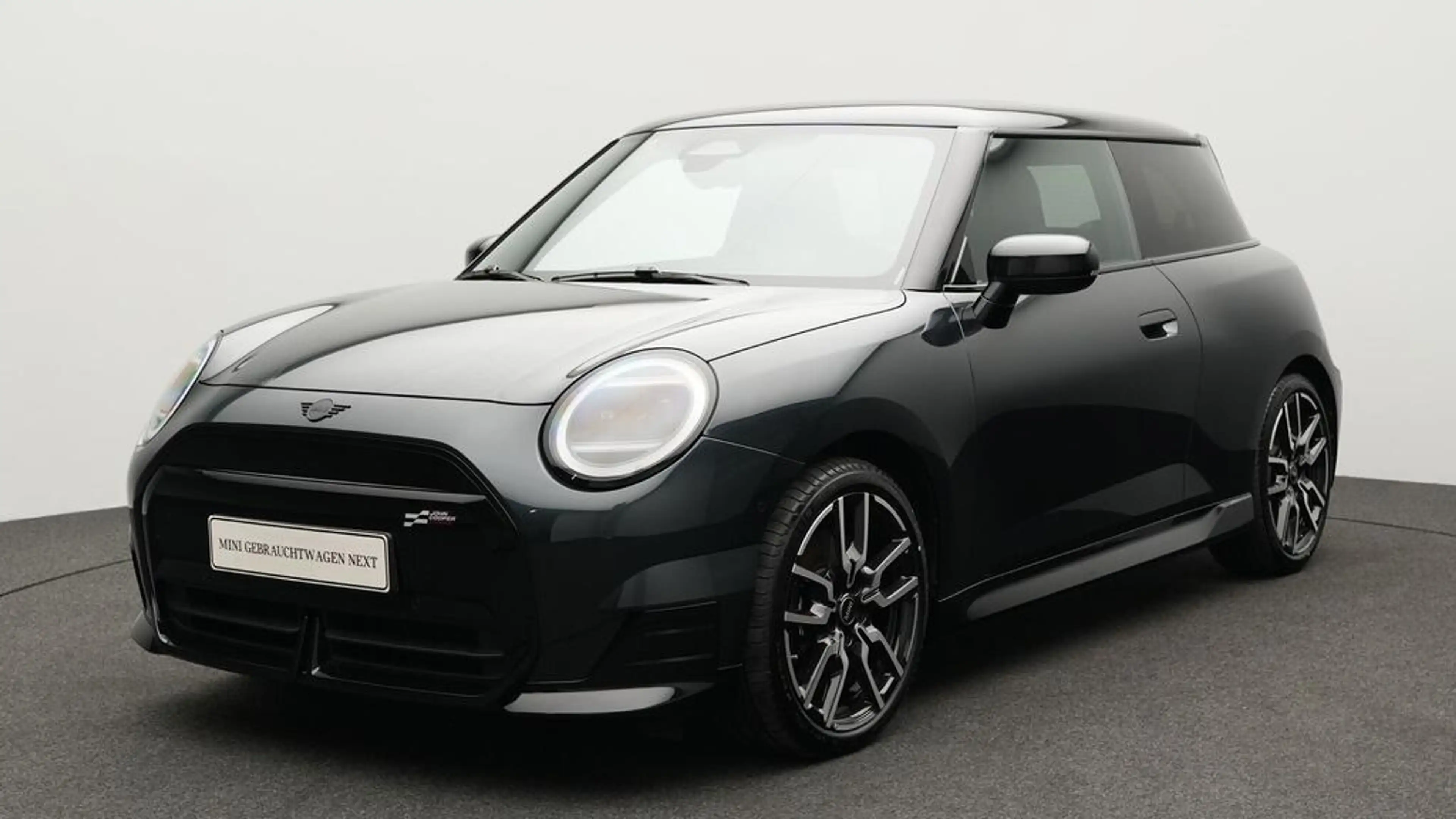 MINI Cooper E John Cooper Works Trim