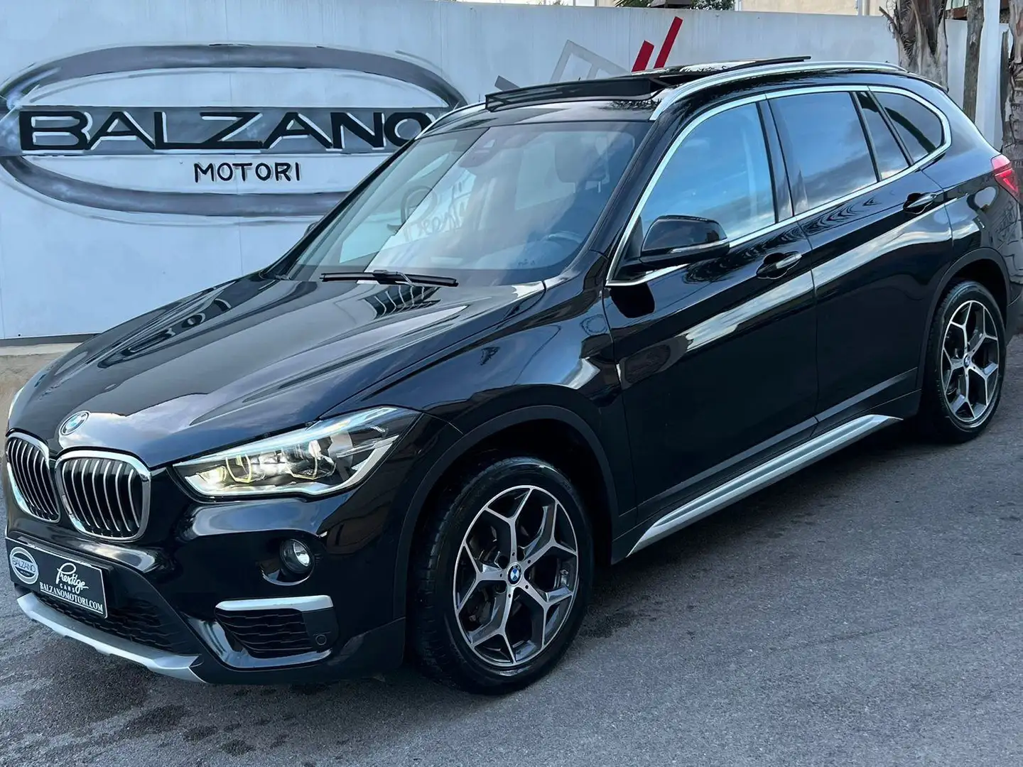 BMW X1 sdrive18d xLine auto my18 Negro - 1