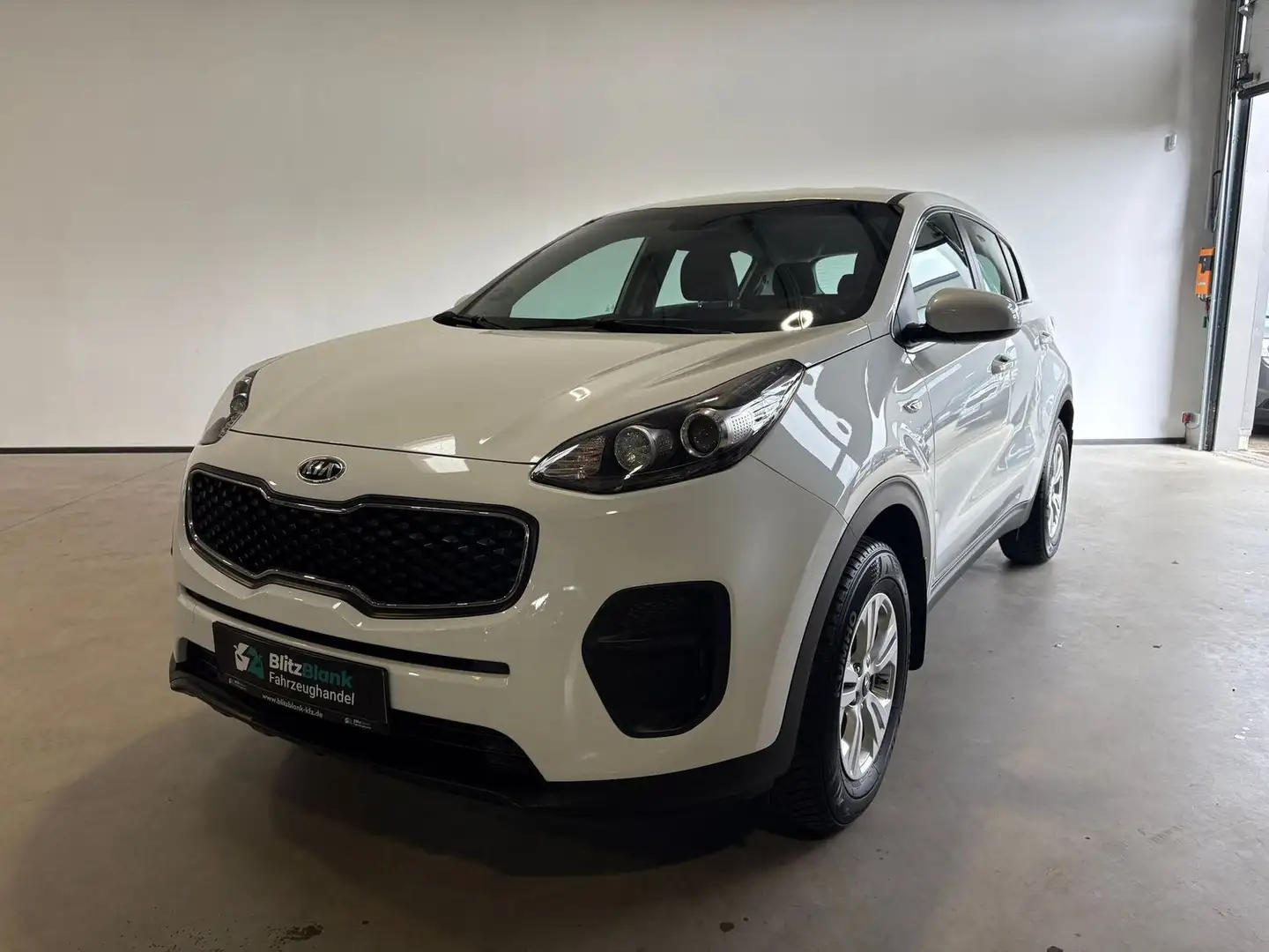 Kia Sportage Attract 2WD KLIMA KAMERA NAVI Blanc - 1