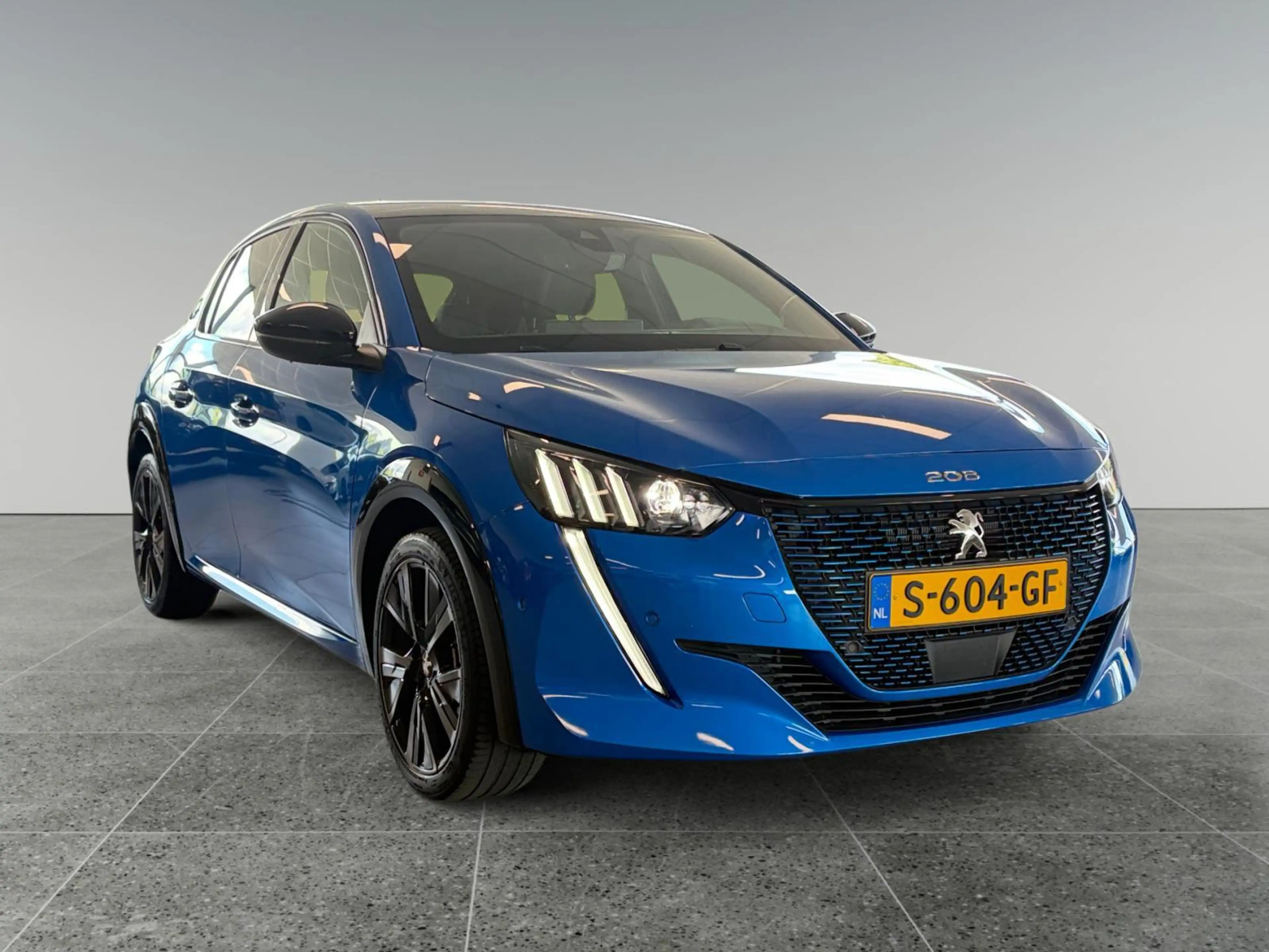 Peugeot e-208 GT Pack EV 3-FASEN 50kWh 136pk | ALCANTARA | TWO-T — photo 2