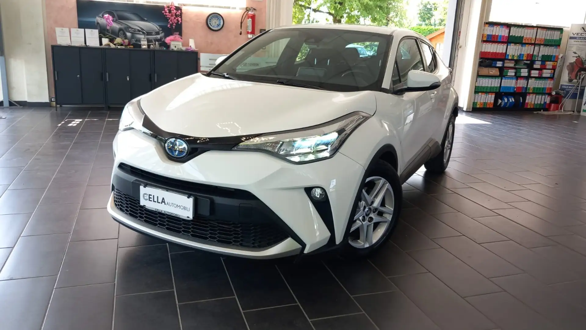 Toyota C-HR C-HR I 2020 1.8h Active e-cvt Blanc - 2