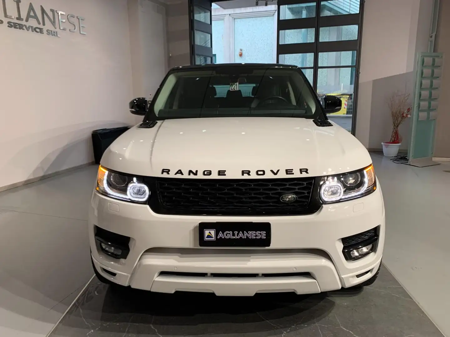 Land Rover Range Rover Sport 3.0 TDV6 HSE Dynamic Restyling Weiß - 2