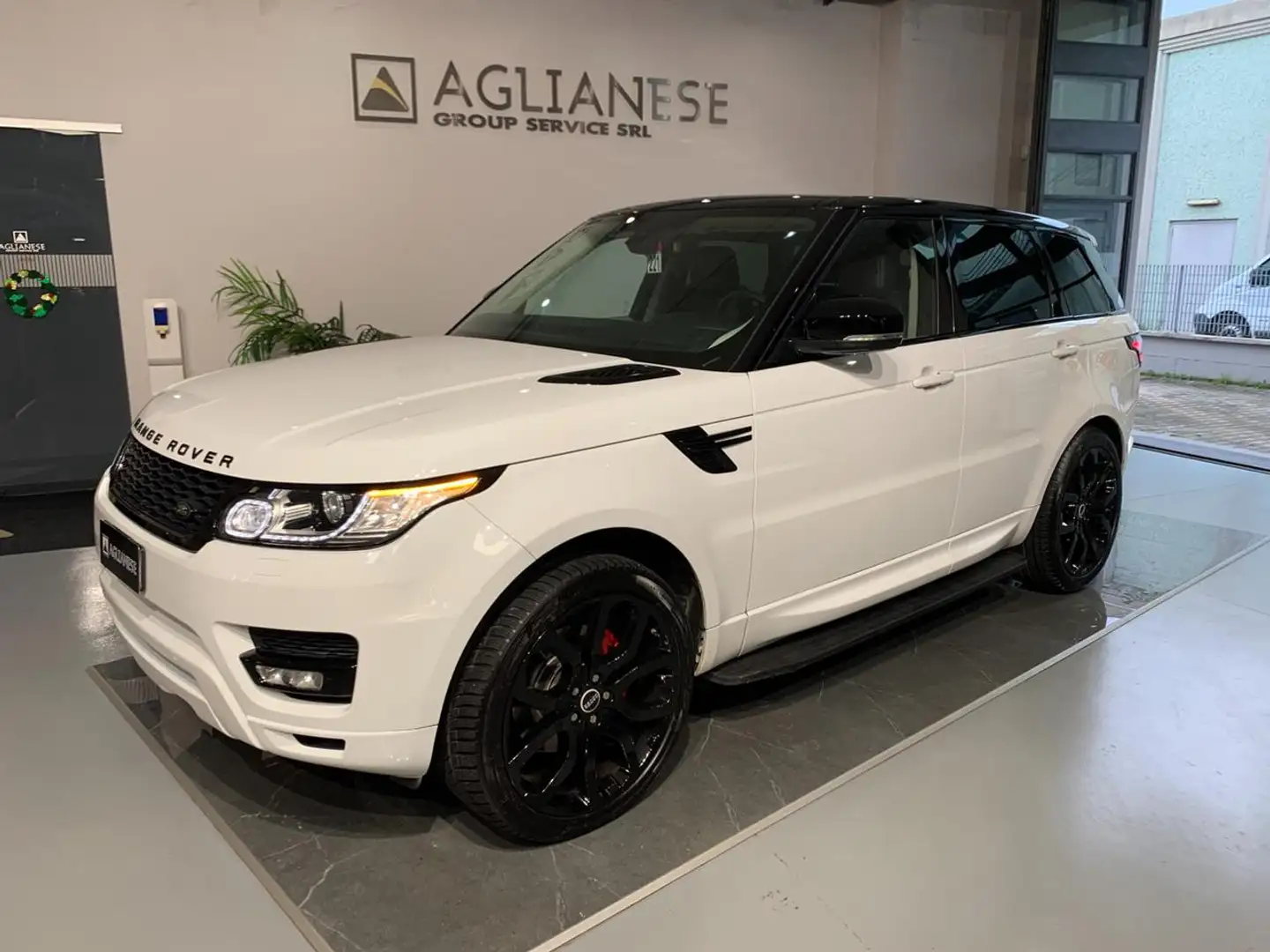 Land Rover Range Rover Sport 3.0 TDV6 HSE Dynamic Restyling Weiß - 1