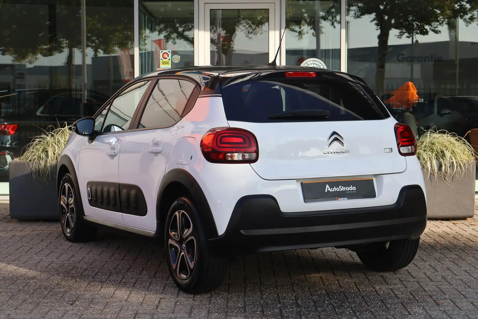 Citroen C3 1.2 Feel 83pk S&S | Carplay | Navigatie | Cruise | Blanc - 2