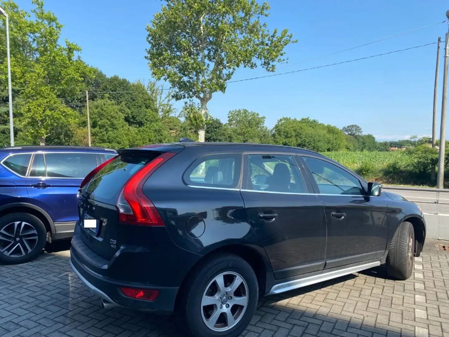 Volvo XC60 D3 AWD Geartronic Kinetic in arrivo Negro - 1