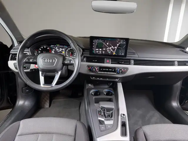 Audi A4 view 14