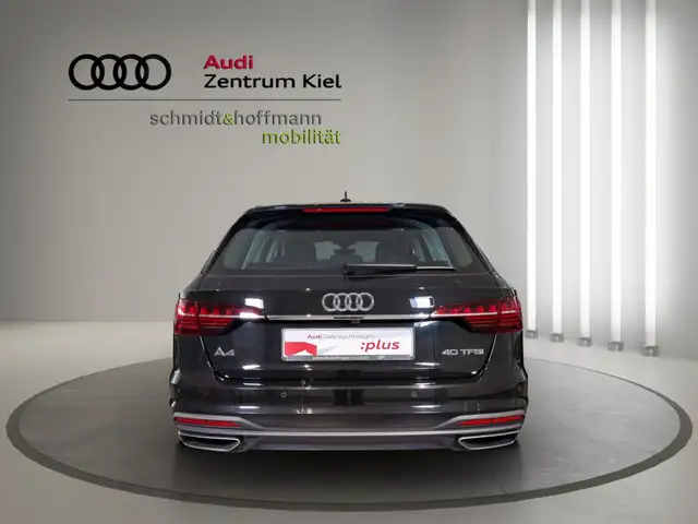 Audi A4 view 5