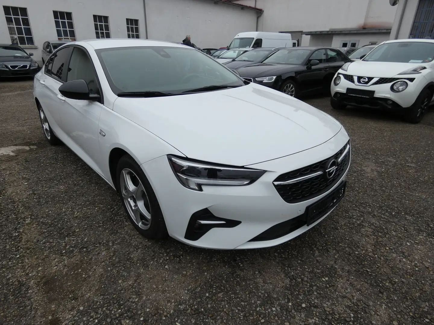 Opel Insignia Business Edition " Autom. Weiß - 1