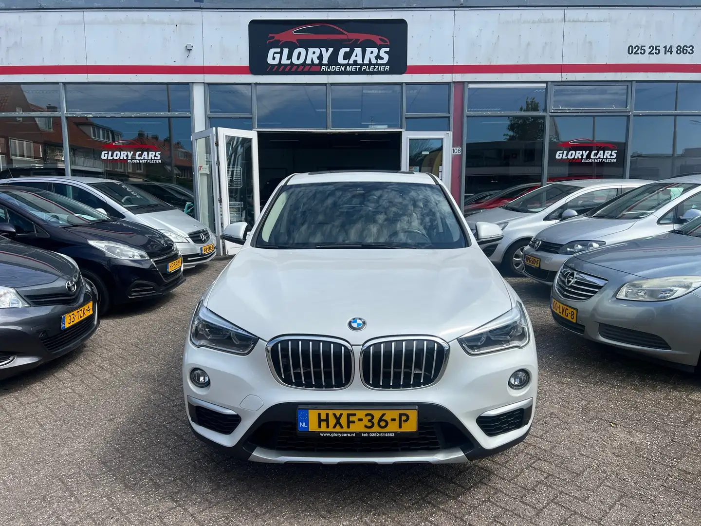 BMW X1 XDrive25i PANO,AUTOMAAT,PDC Wit - 1