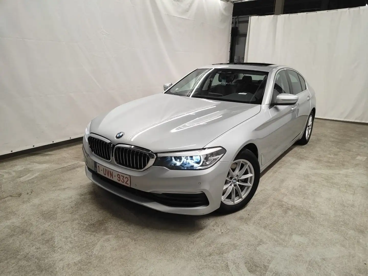 BMW 520 dA Berline 163 *NAVI-FULL LED-TOE-CUIR-PARKING* Zilver - 2