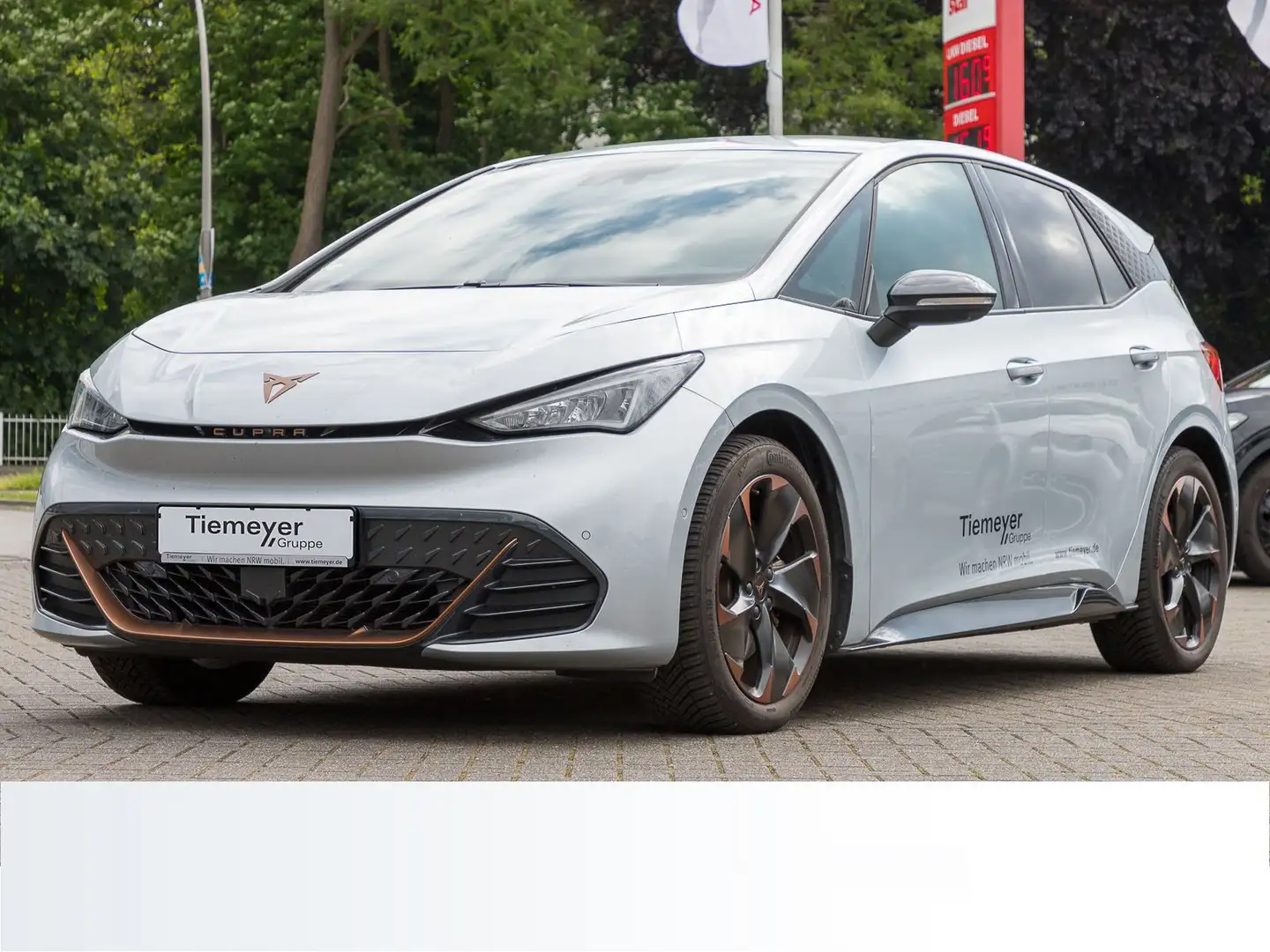 CUPRA Born 360 ALLWETTER LM19 PRIVACY SITZHZ Silber - 2