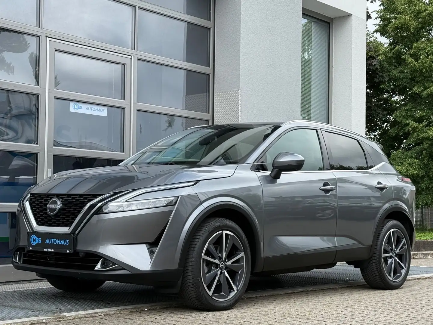 Nissan Qashqai QASHQAI TEKNA 1.3 DIG-T*360*PANO*BOSE*HUD*KEY* Grau - 1