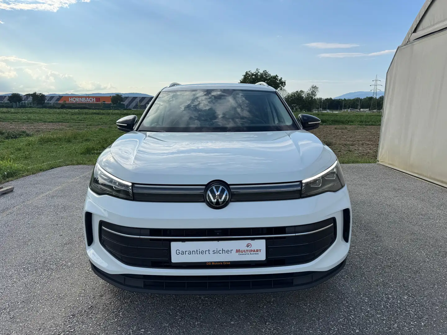 Volkswagen Tiguan 1,5 eTSI ACT Life DSG *GOAL: LED Plus; NAVI; SHZ* Weiß - 2