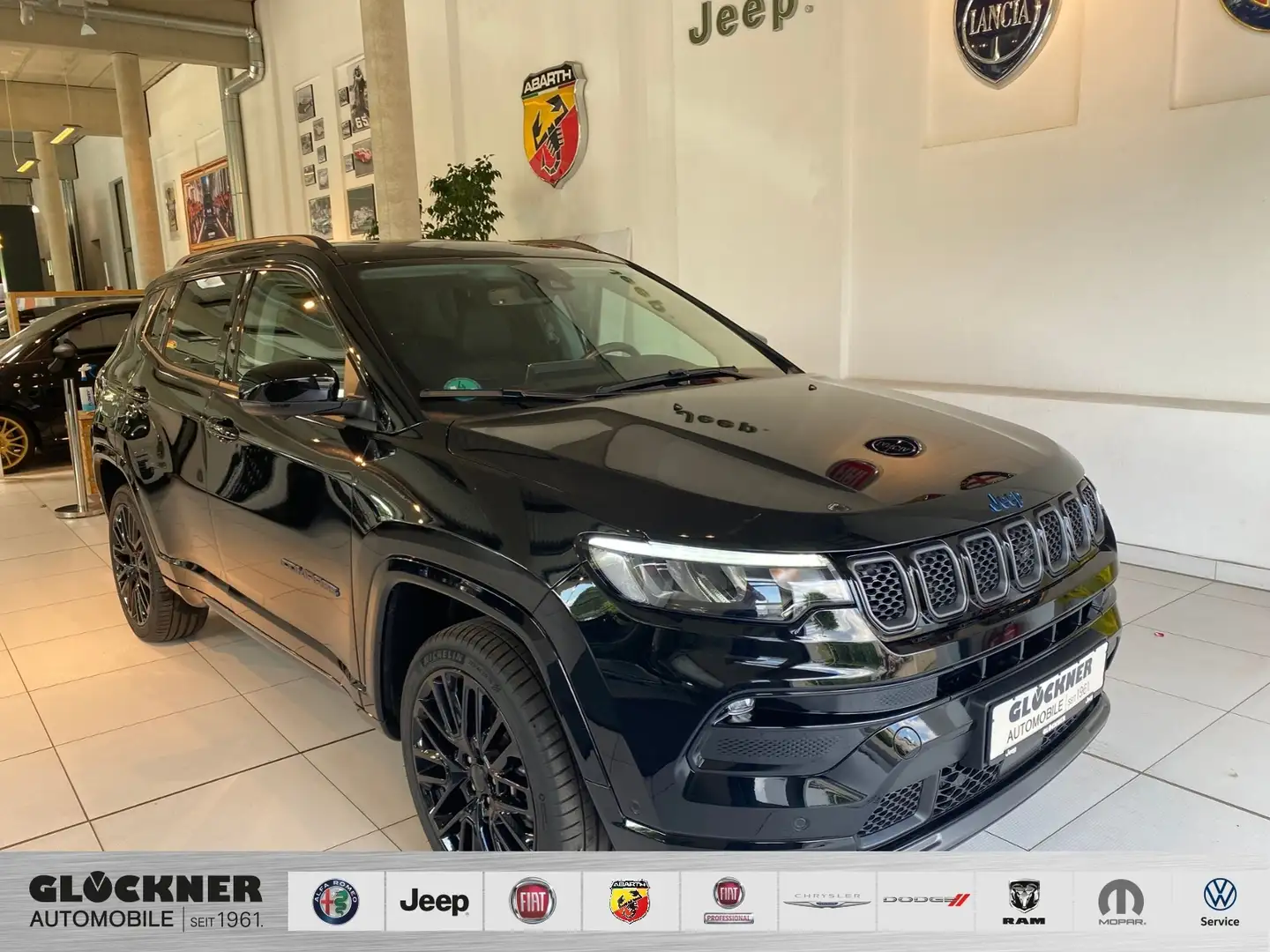 Jeep Compass Plug-In S Schwarz - 1