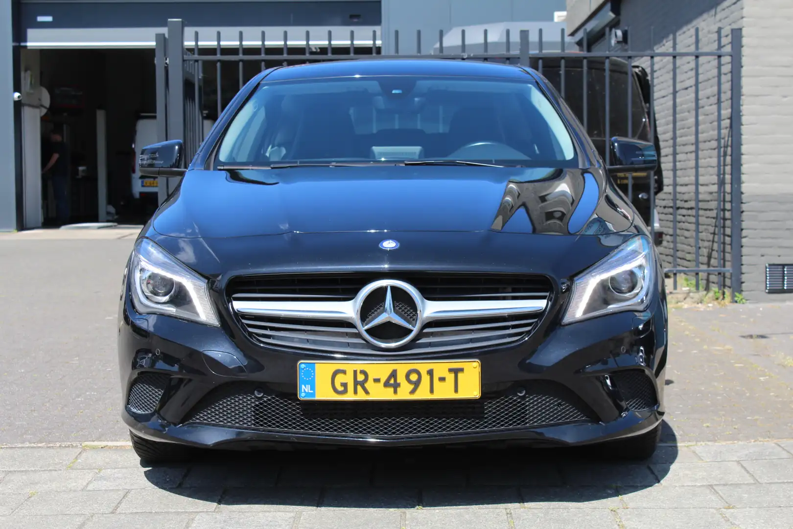 Mercedes-Benz CLA 200 Shooting Brake CDI Lease Edition Airco Cruise C. N Schwarz - 2