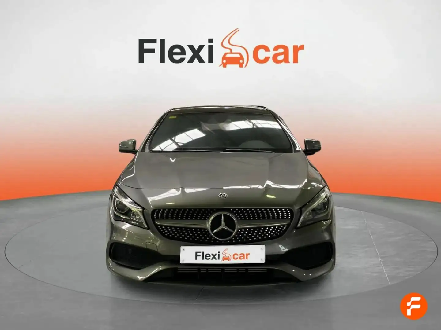 Mercedes-Benz CLA 220 D - 4P (2019) Gris - 2