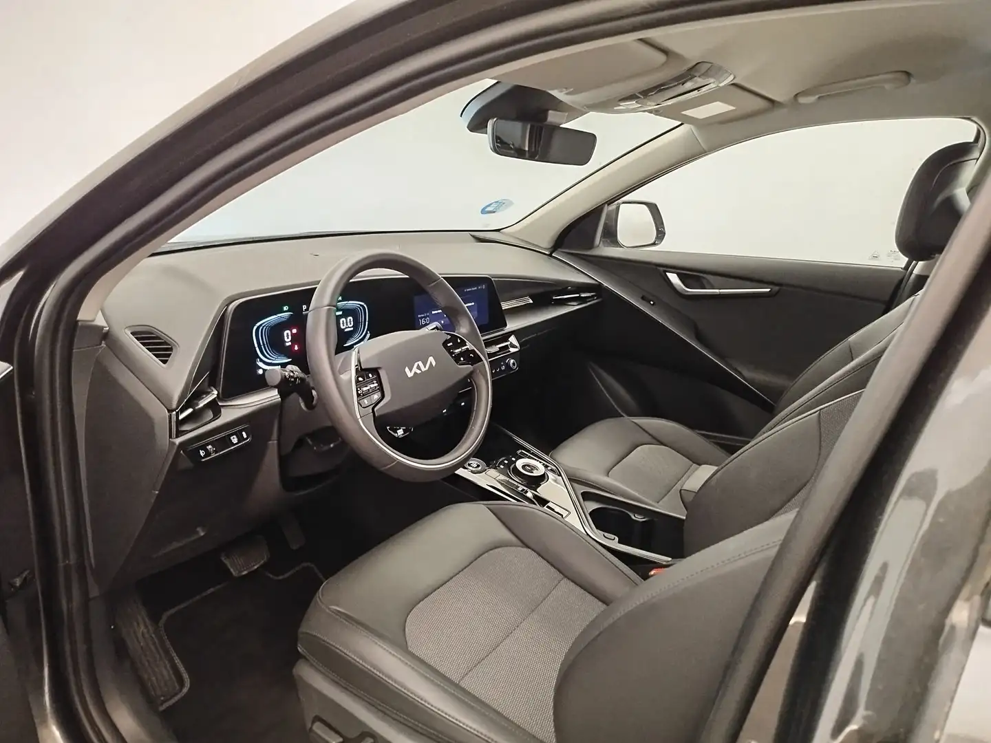 Kia Niro 1.6 GDi HEV 95kW (129CV) Drive Gris - 2