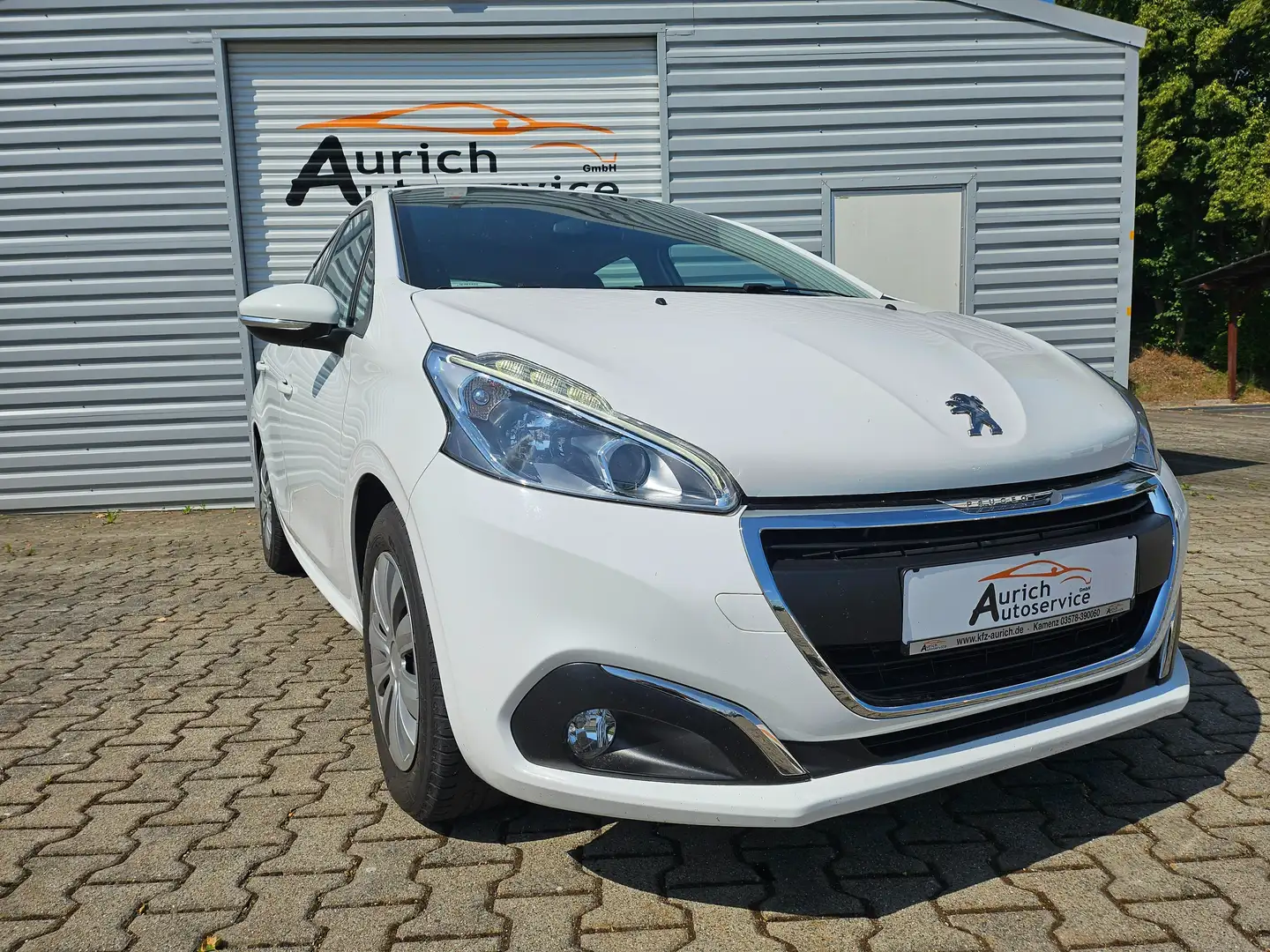 Peugeot 208 PureTech 82 Urban Move Beyaz - 1