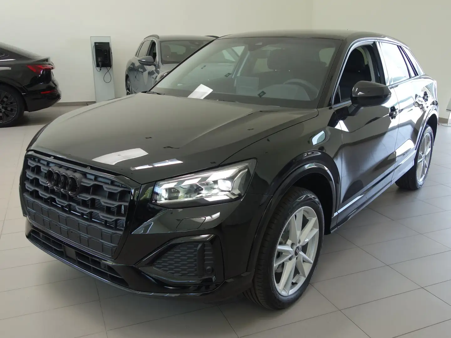 Audi Q2 35 TFSI admired S-tronic Schwarz - 1