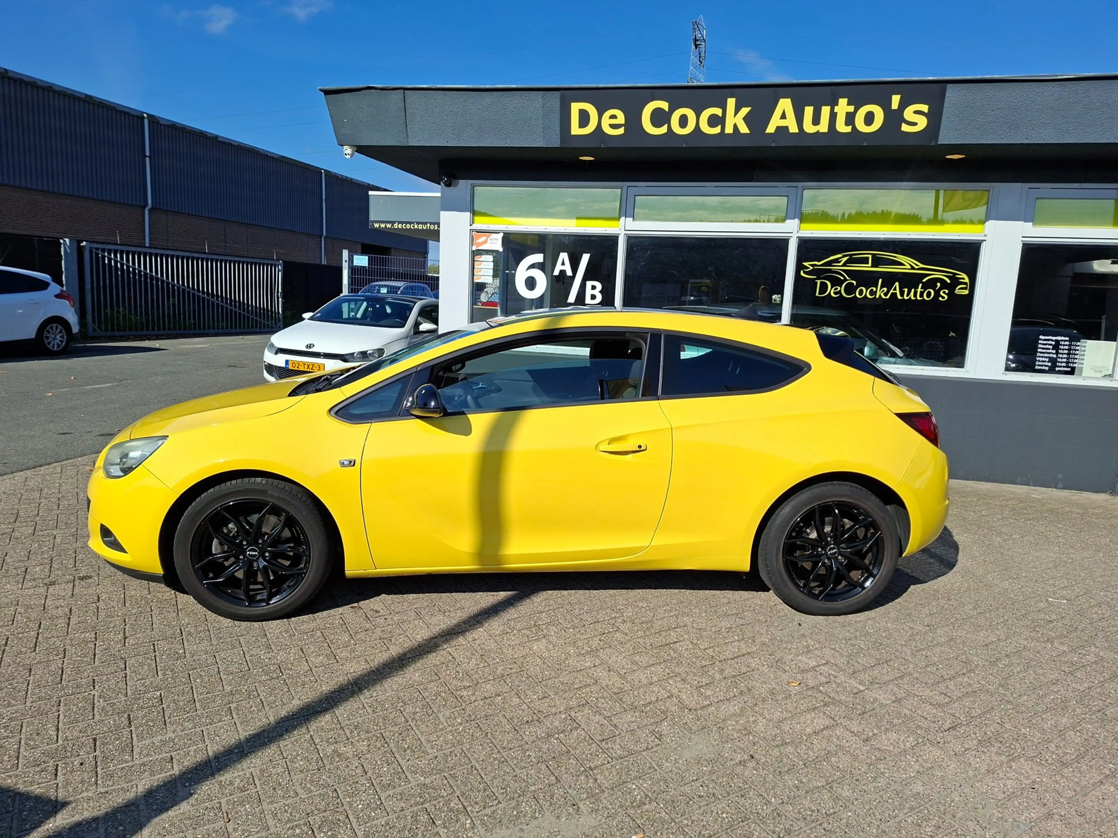 Opel Astra GTC 1.4 Turbo Sport — photo 2