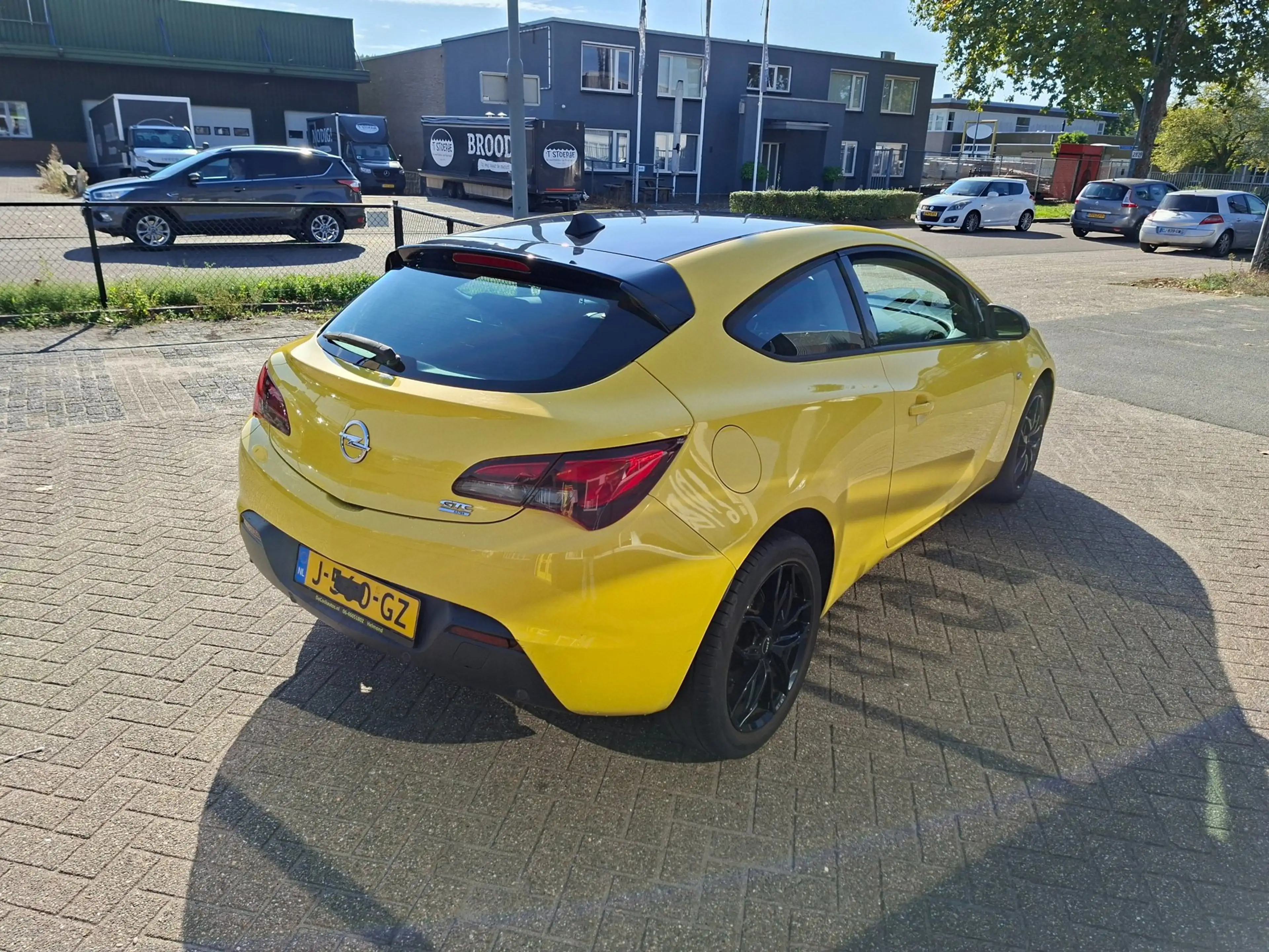 Opel Astra GTC 1.4 Turbo Sport — photo 8