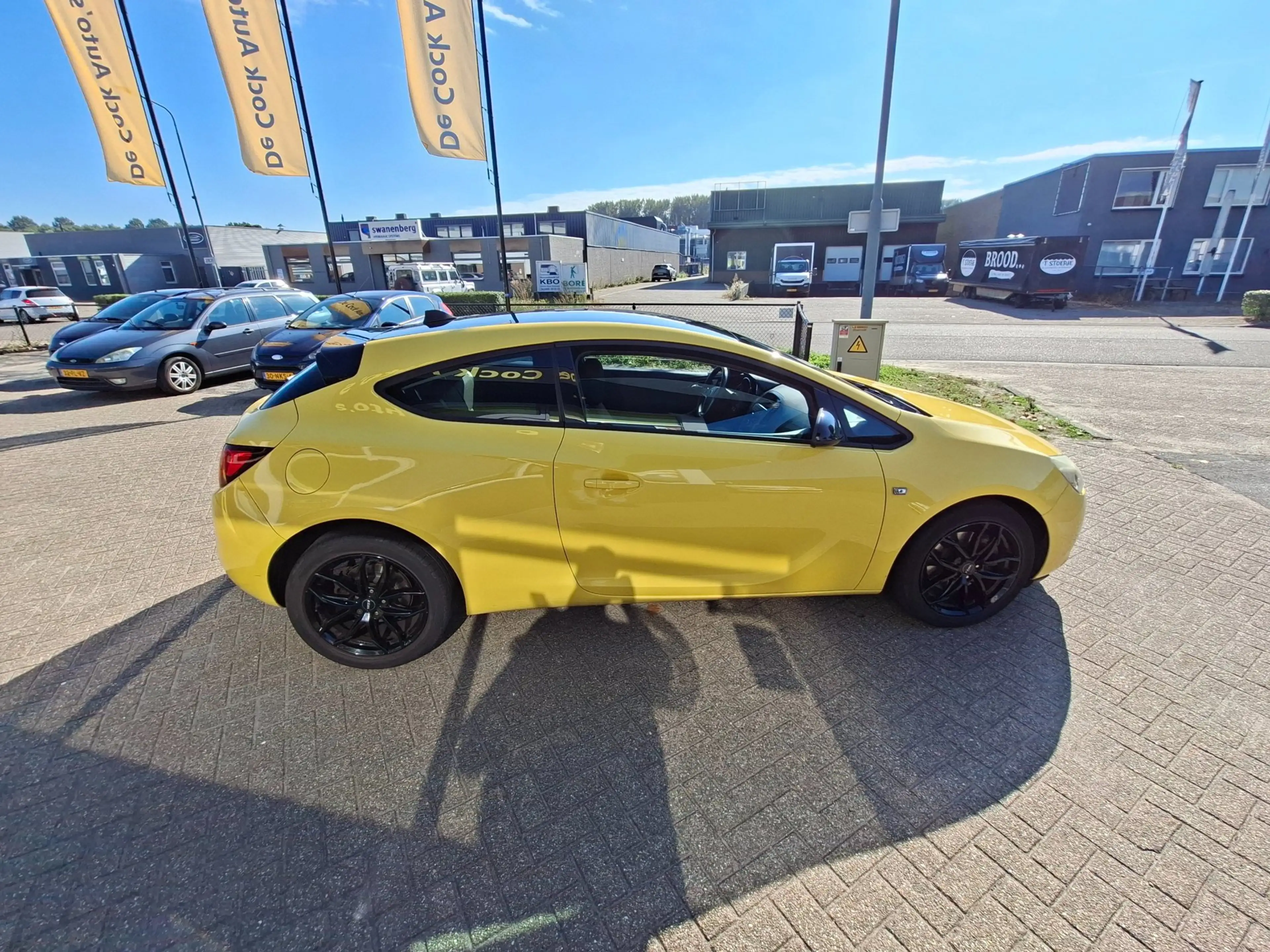 Opel Astra GTC 1.4 Turbo Sport — photo 9