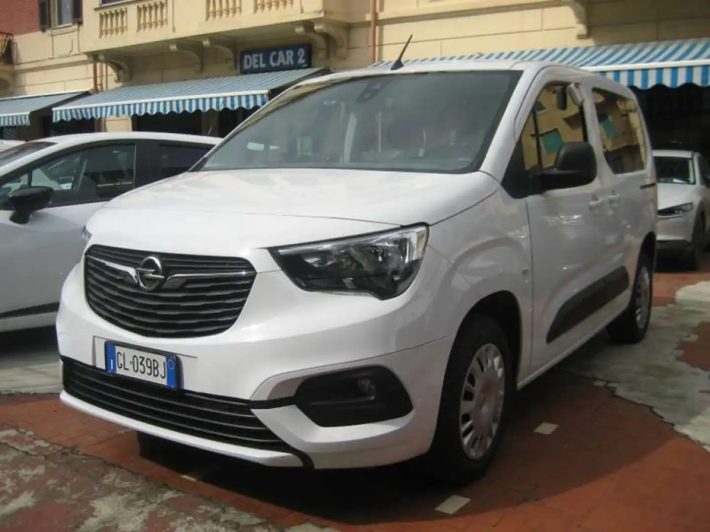 Opel Combo LIFE 1.5 D 100 CV S-S MT6 EDITION PLUS N1 Blanco - 2