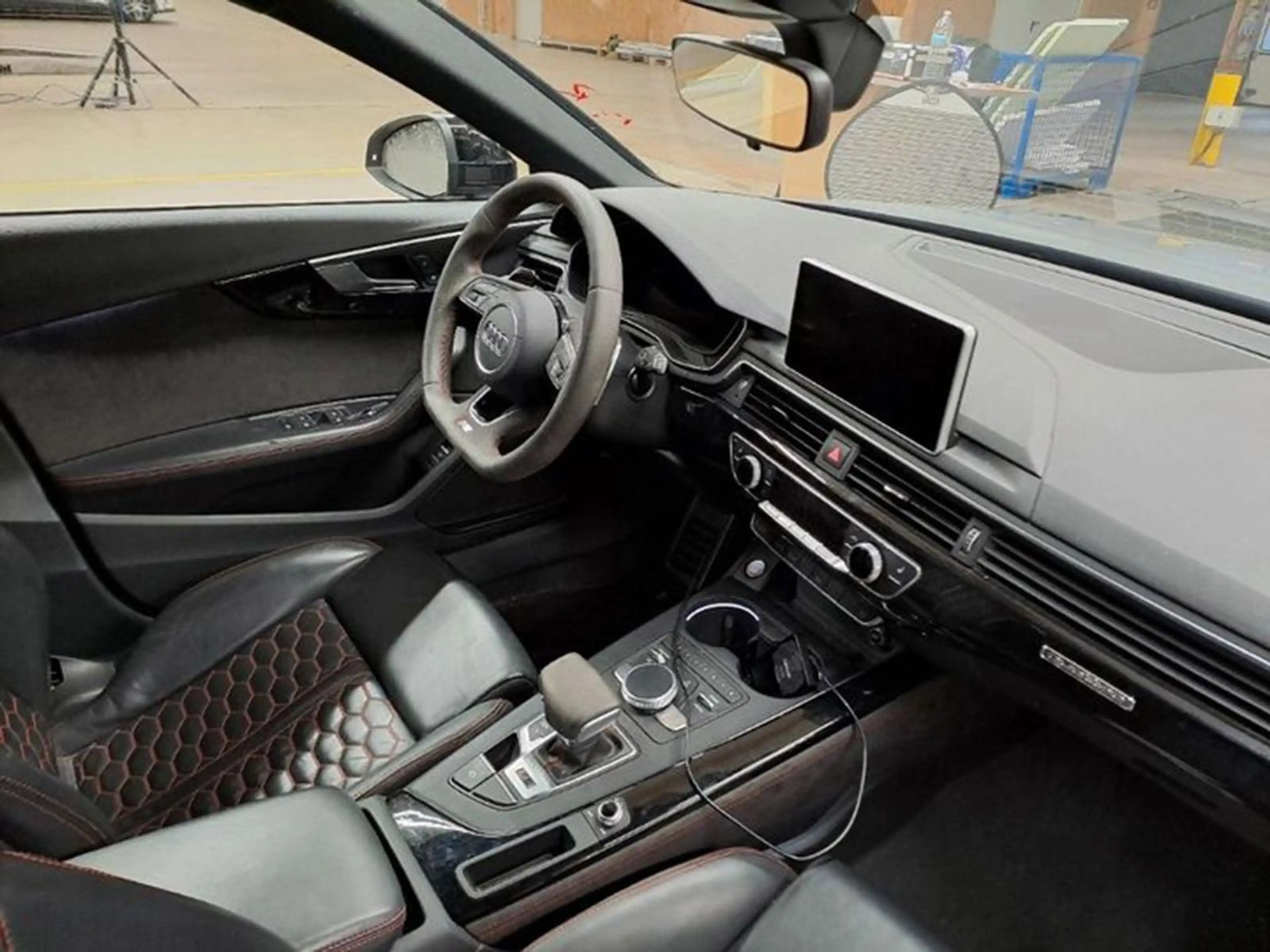 Audi RS4 Avant quattro 2.9 V6 TFSI AHK SITZHZ LED — photo 5