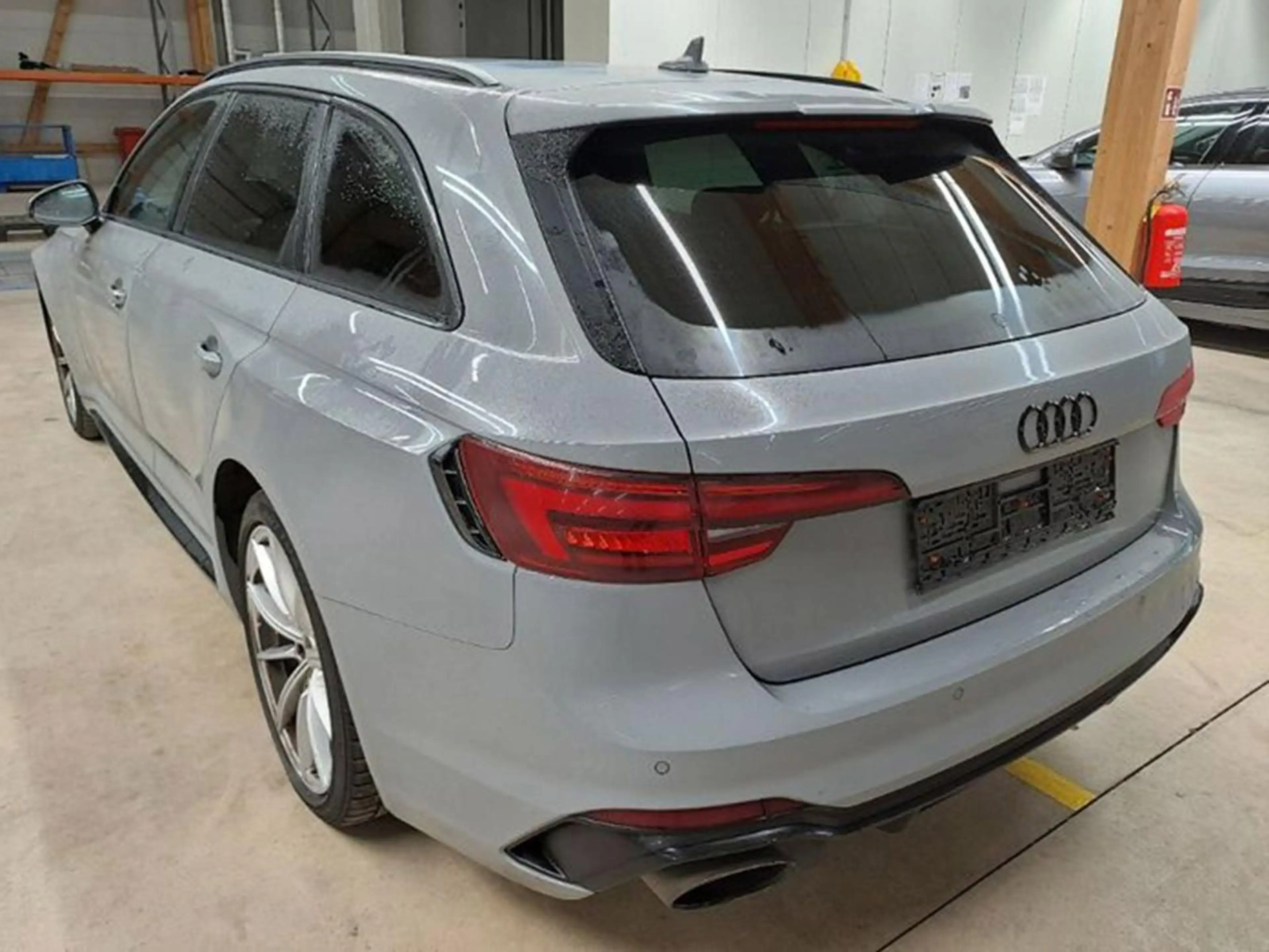 Audi RS4 Avant quattro 2.9 V6 TFSI AHK SITZHZ LED — photo 4