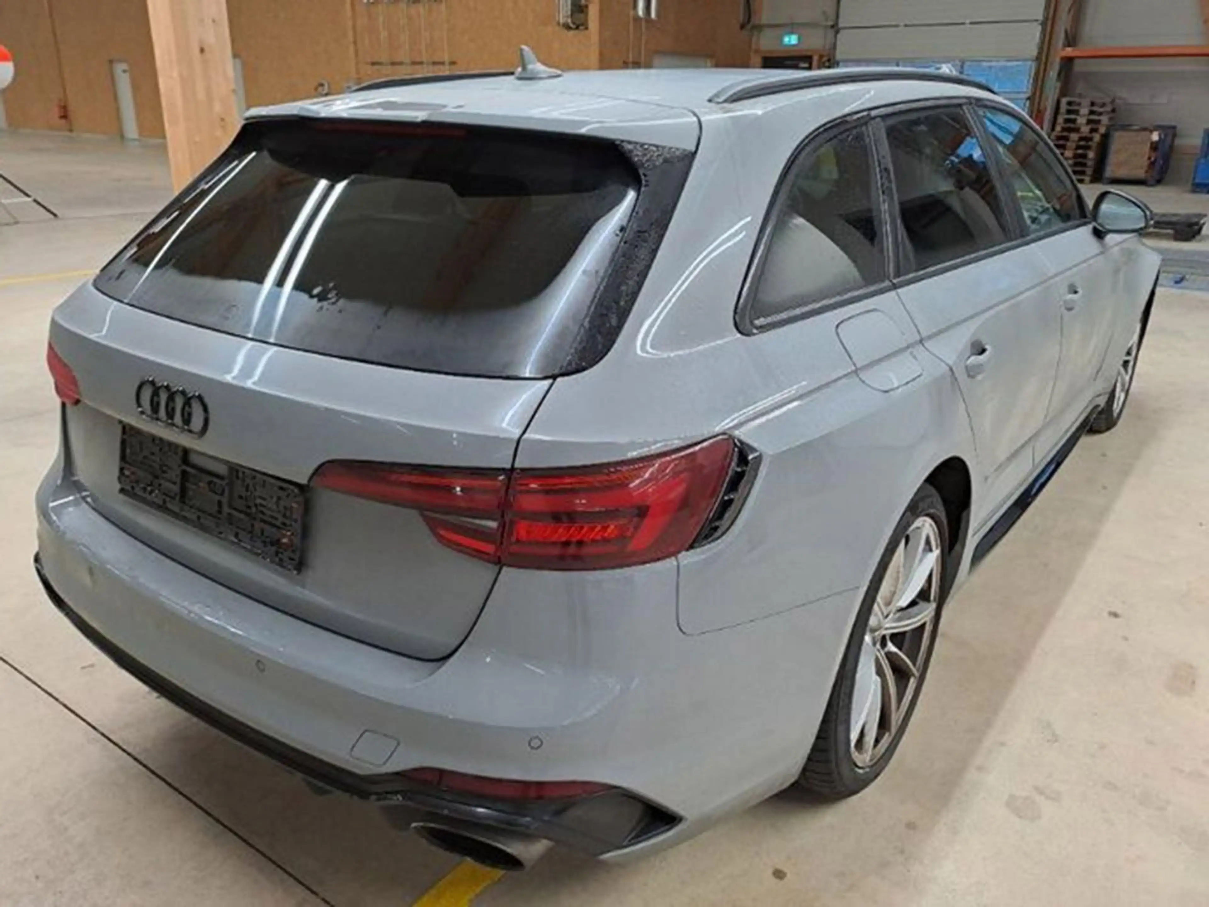 Audi RS4 Avant quattro 2.9 V6 TFSI AHK SITZHZ LED — photo 3