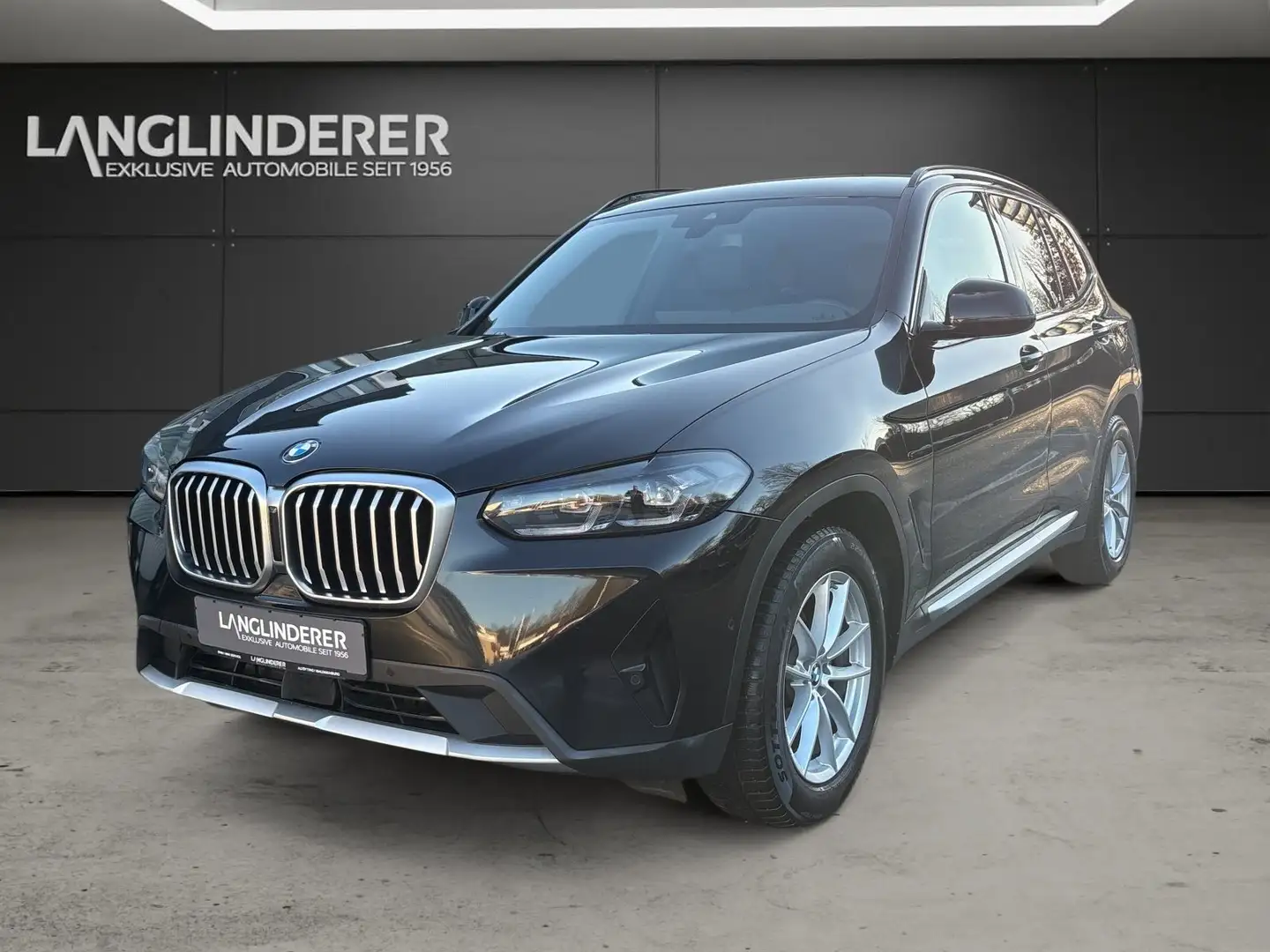BMW X3 xDrive20d Schwarz - 1
