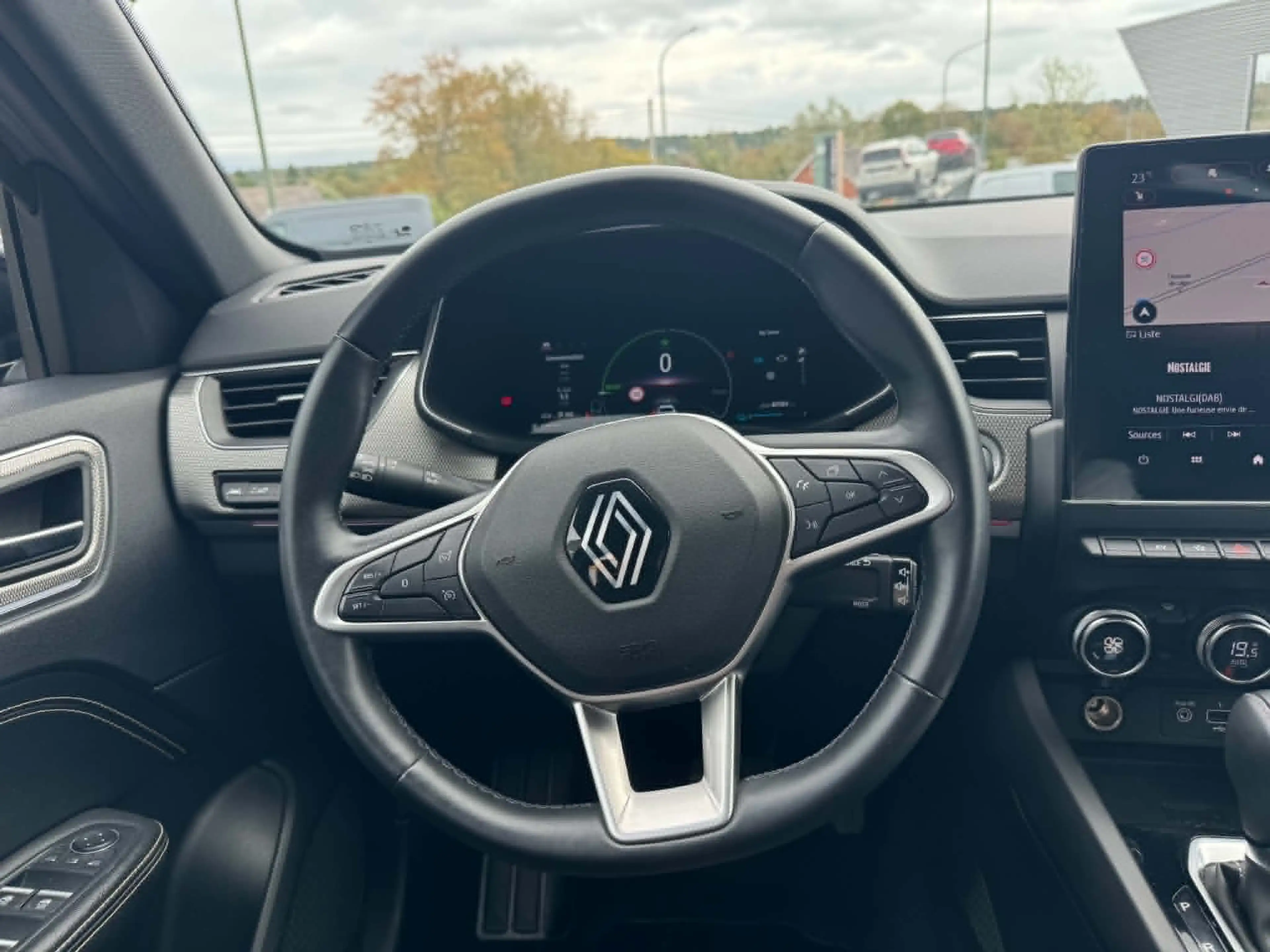 Renault Arkana Arkana E-TECH 1.6i Techno — photo 13