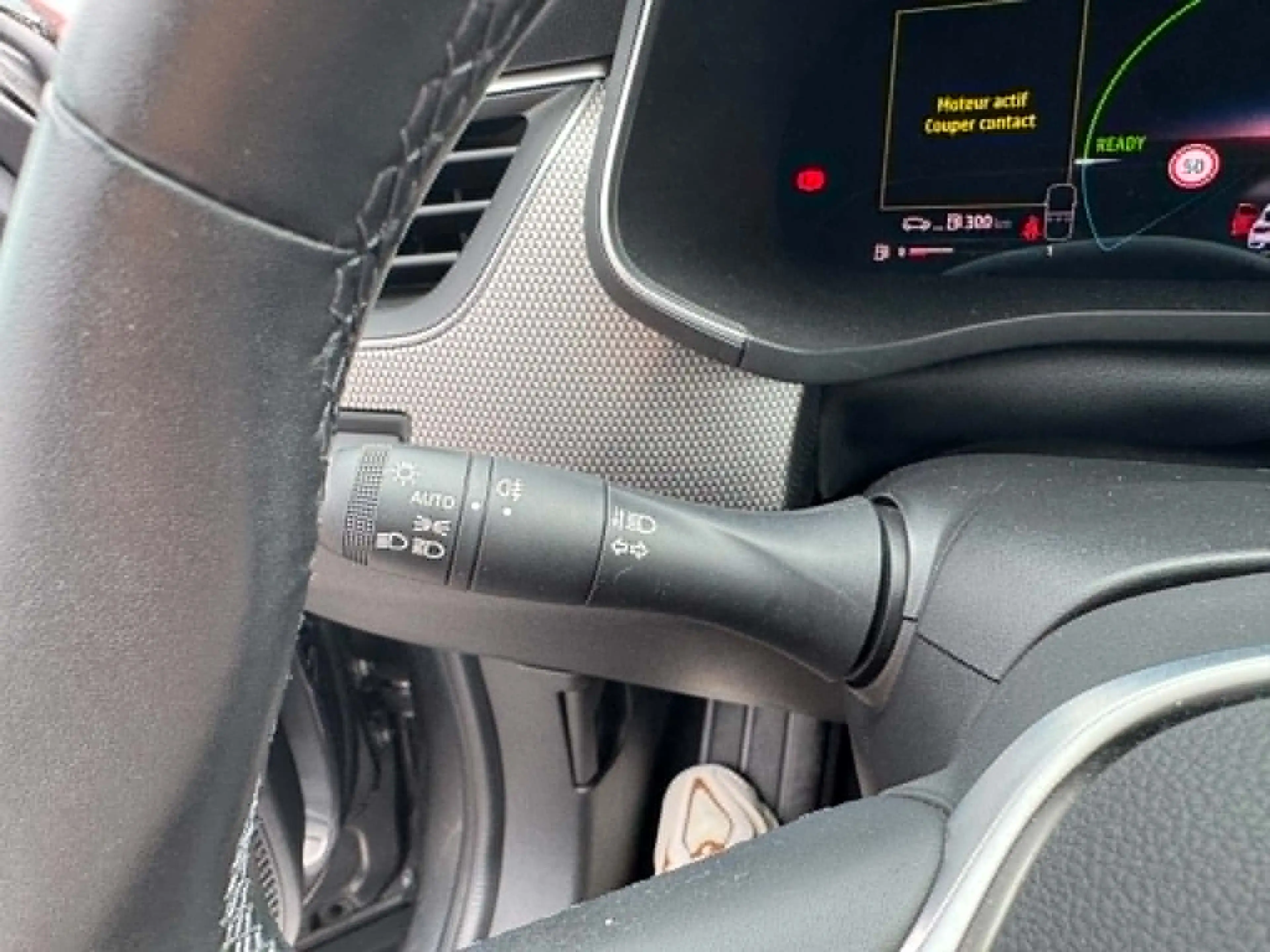 Renault Arkana Arkana E-TECH 1.6i Techno — photo 12