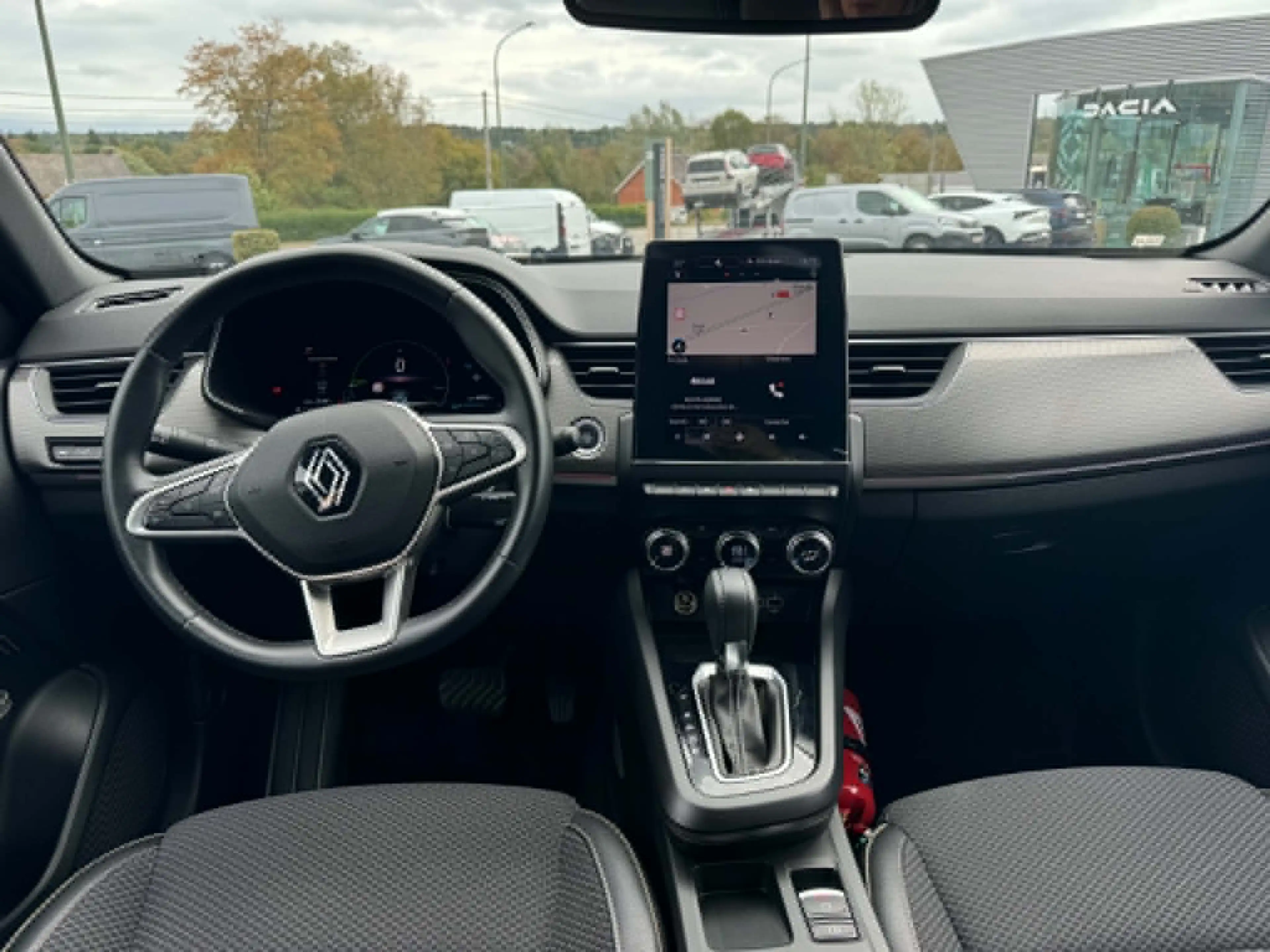 Renault Arkana Arkana E-TECH 1.6i Techno — photo 11