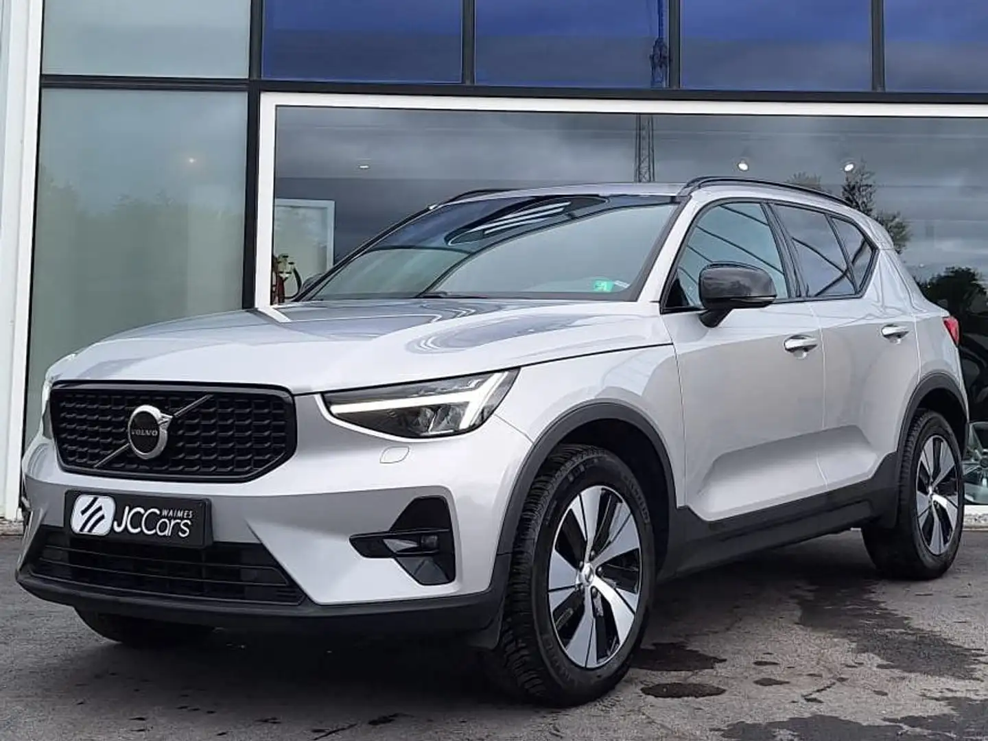 Volvo XC40 1.5 T2 Plus Limited Edition Geartronic Gris - 1