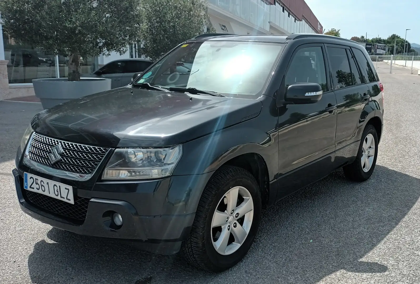 Suzuki Grand Vitara 2.4L JLX-E - 1
