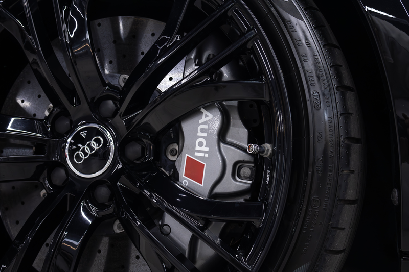 Audi R8 V10 PLUS 5.2 FSI QUATTRO S-TRONIC — photo 12