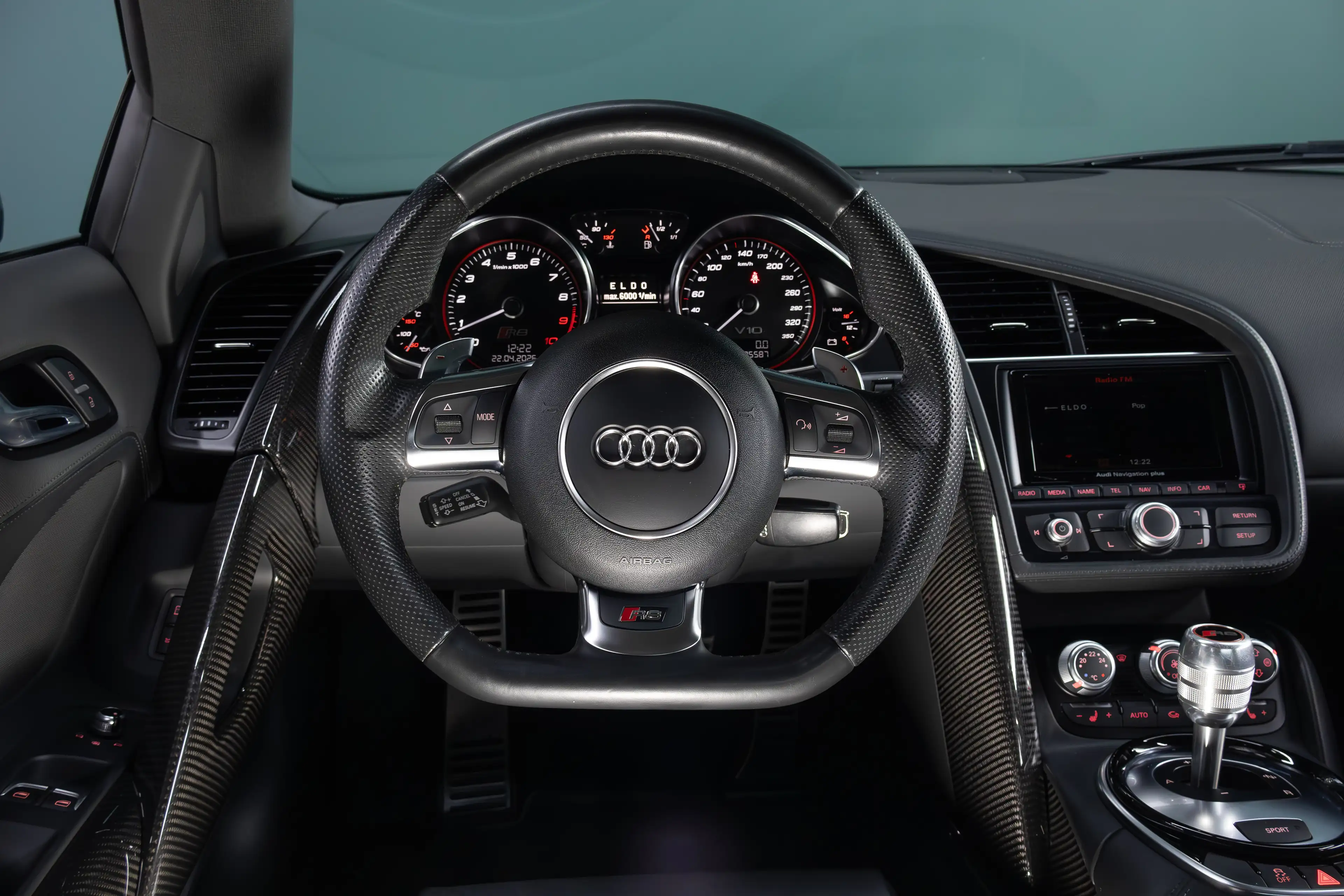 Audi R8 V10 PLUS 5.2 FSI QUATTRO S-TRONIC — photo 14