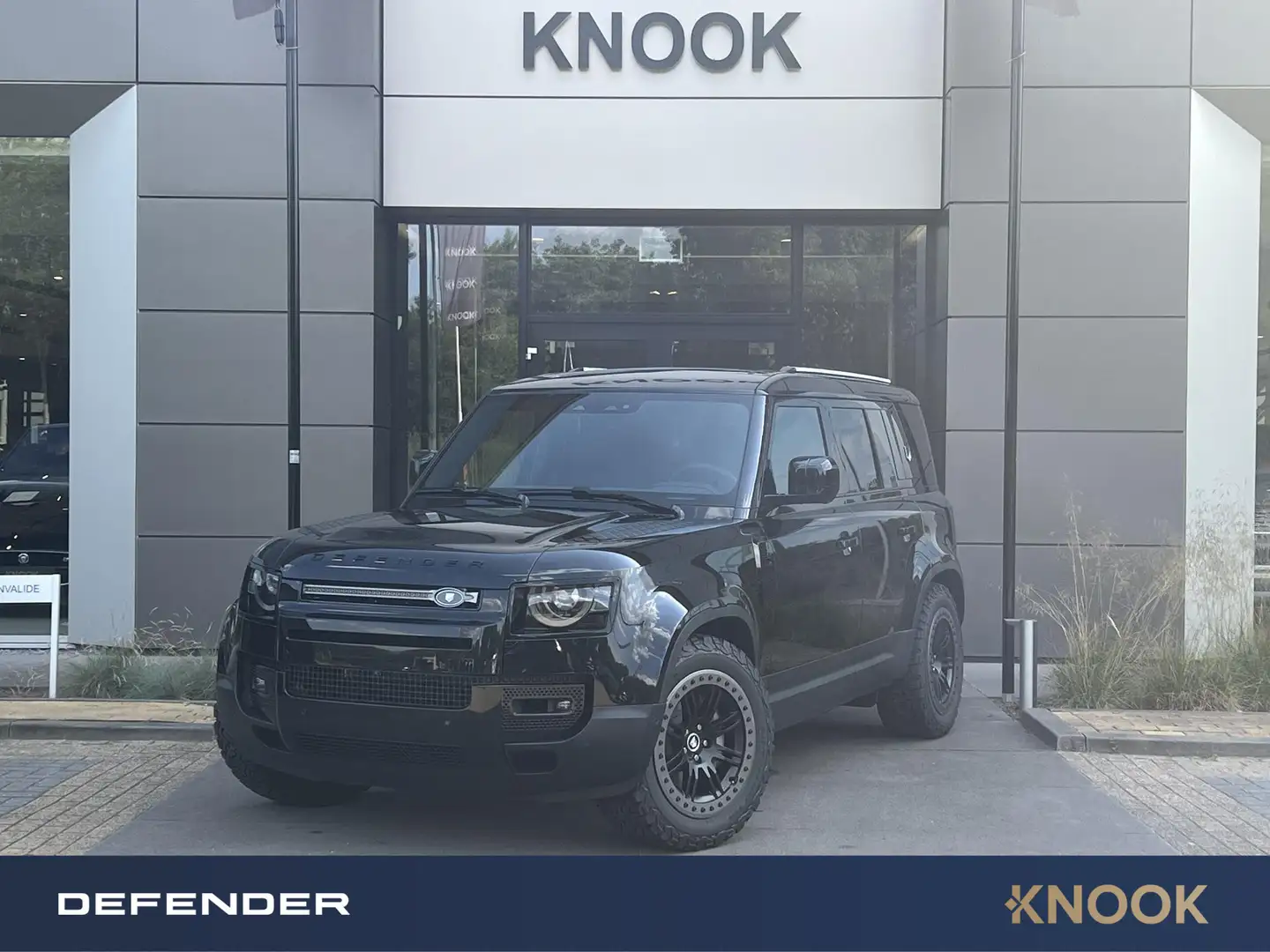 Land Rover Defender P300e 110 S | Meridian | Trekhaak | Heritage Zwart - 1