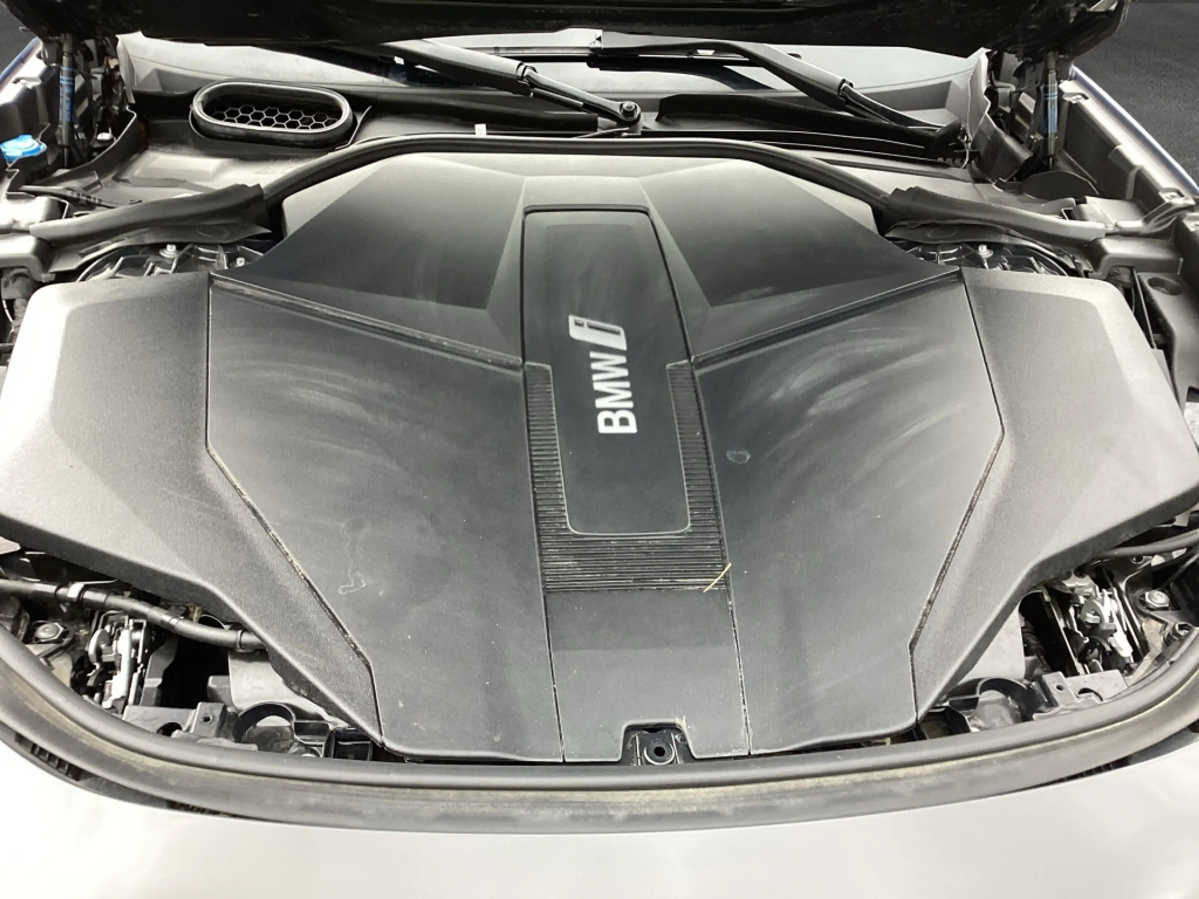 BMW i7 60 xDrive Design Pure Excellence AHK* Pano* — photo 9